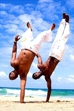 Capoeira - ein Sport, der Kampf, Tanz und Musik verbindet